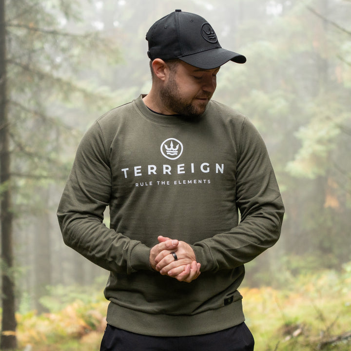 Green Jumper with White Chesta