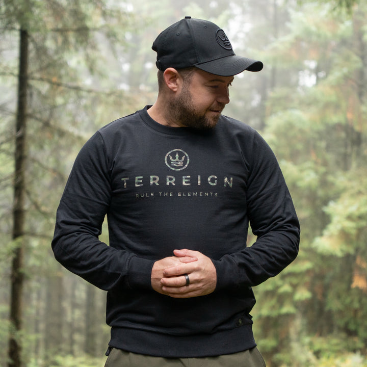 Black Jumper with Camo Chesta