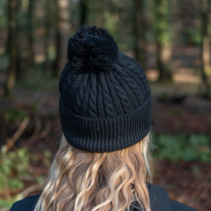 Cable knit bobble beanie - Stealth black