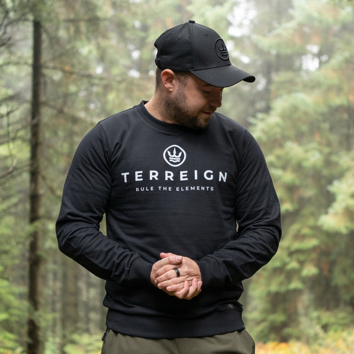 Black Jumper with White Chesta