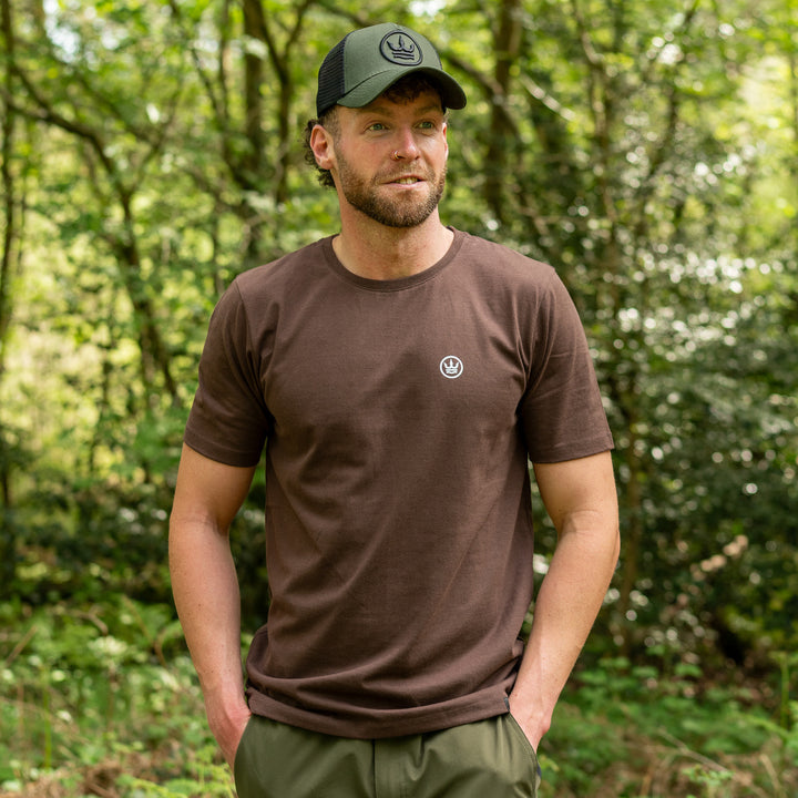 Chronicles T-shirt - Brown with white